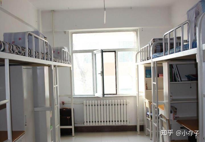 武汉航海职业技术学院的宿舍条件如何?校区内有哪些生活设施? - 